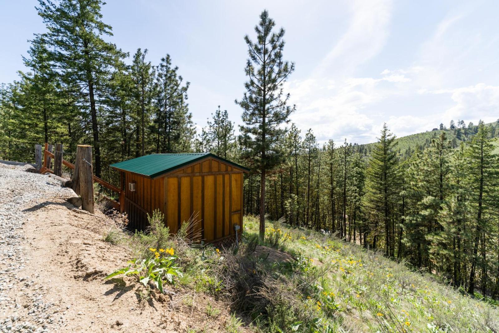 Echo Valley Resort + Cabins Manson Екстериор снимка