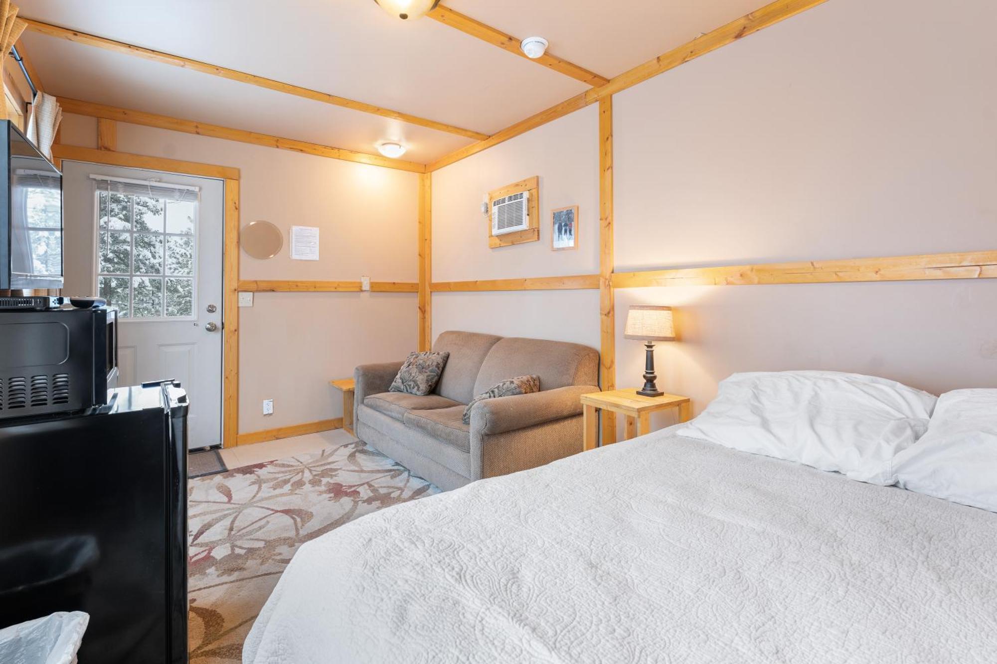 Echo Valley Resort + Cabins Manson Екстериор снимка