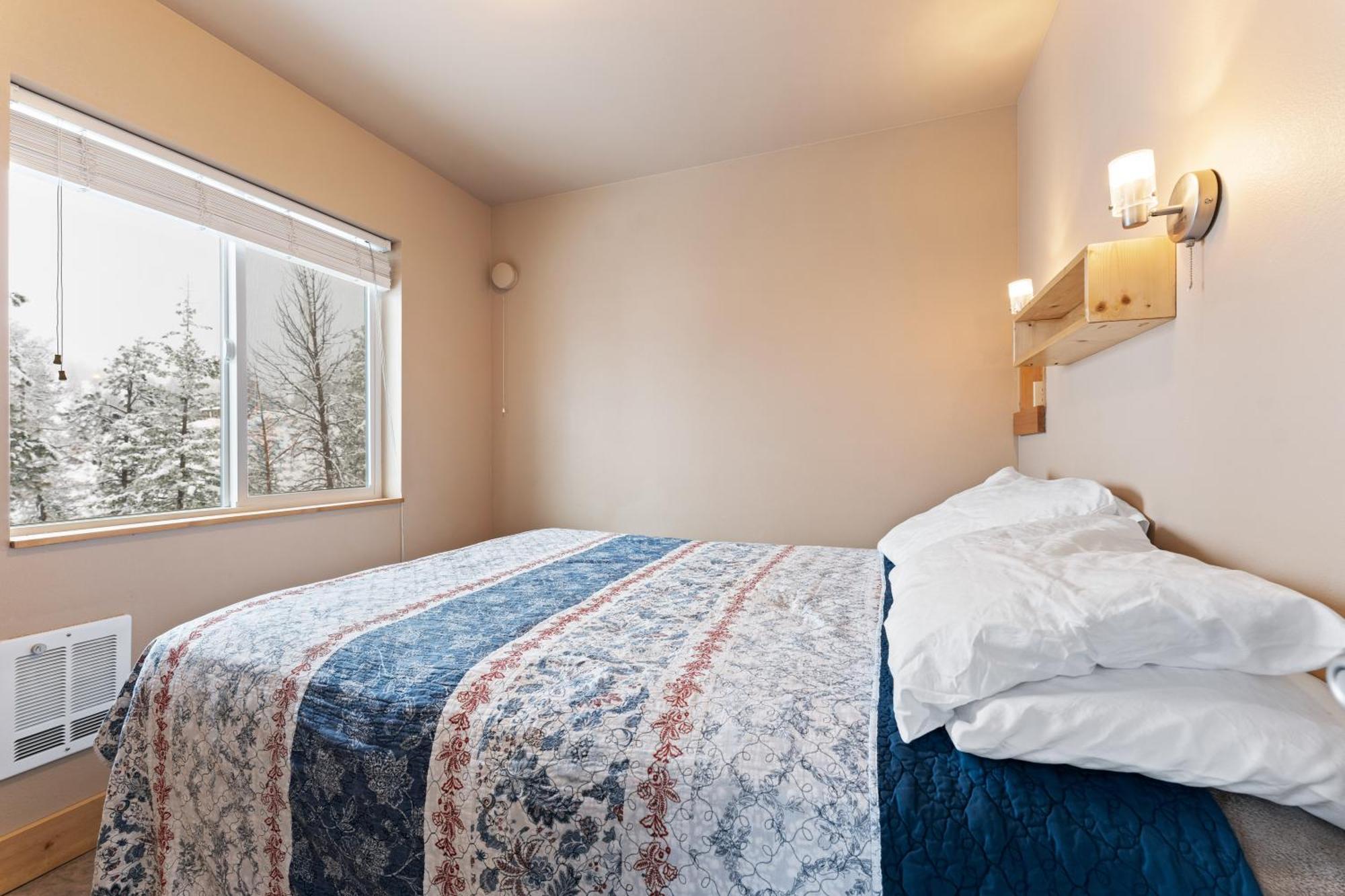 Echo Valley Resort + Cabins Manson Екстериор снимка