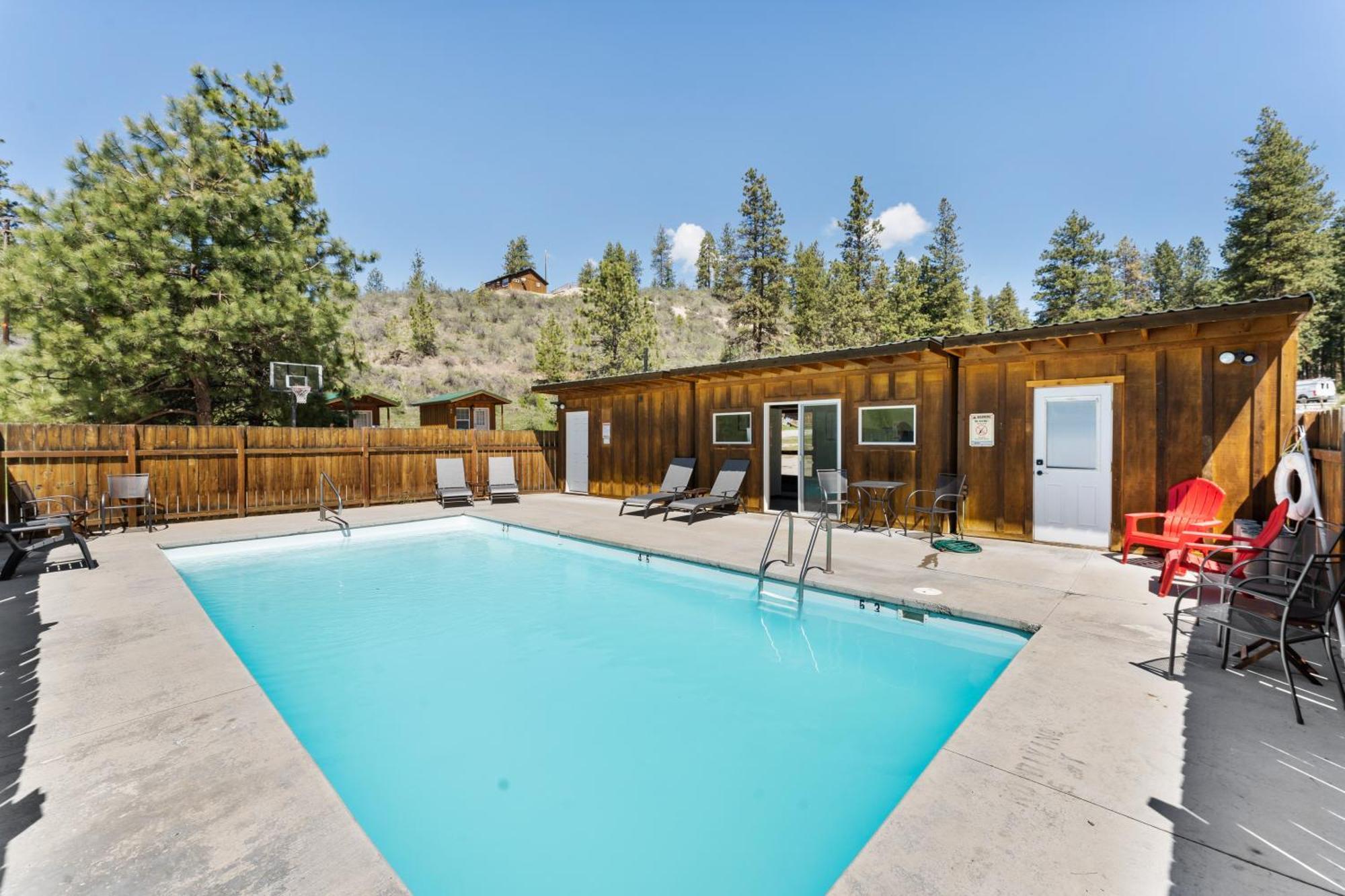 Echo Valley Resort + Cabins Manson Екстериор снимка